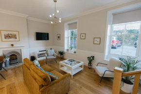 WENSLEYDALE, OLD SCHOOL ROOMS - Ground Floor Luxury Apartment in Richmond, North Yorkshire